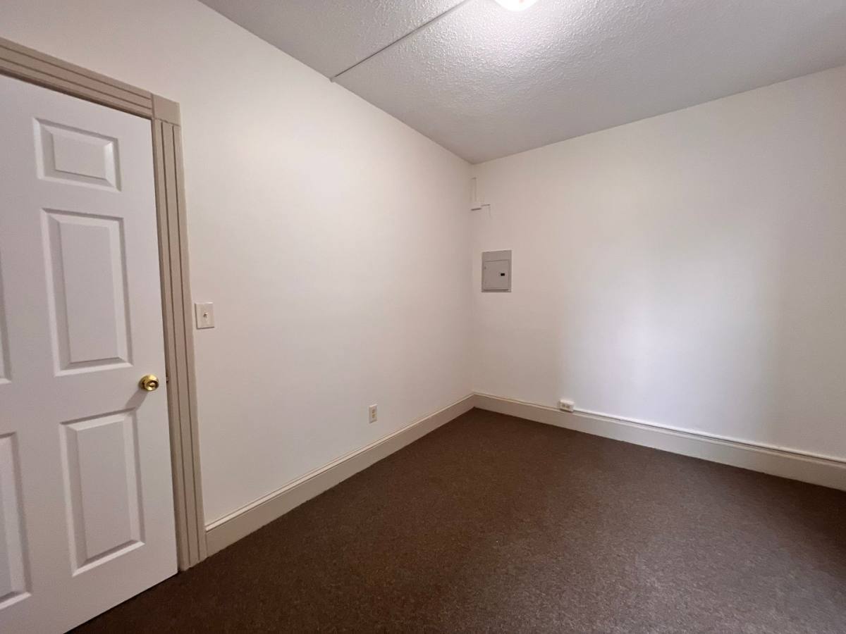 Apartment for rent at 35-37 Bond St, Hartford, CT 06114