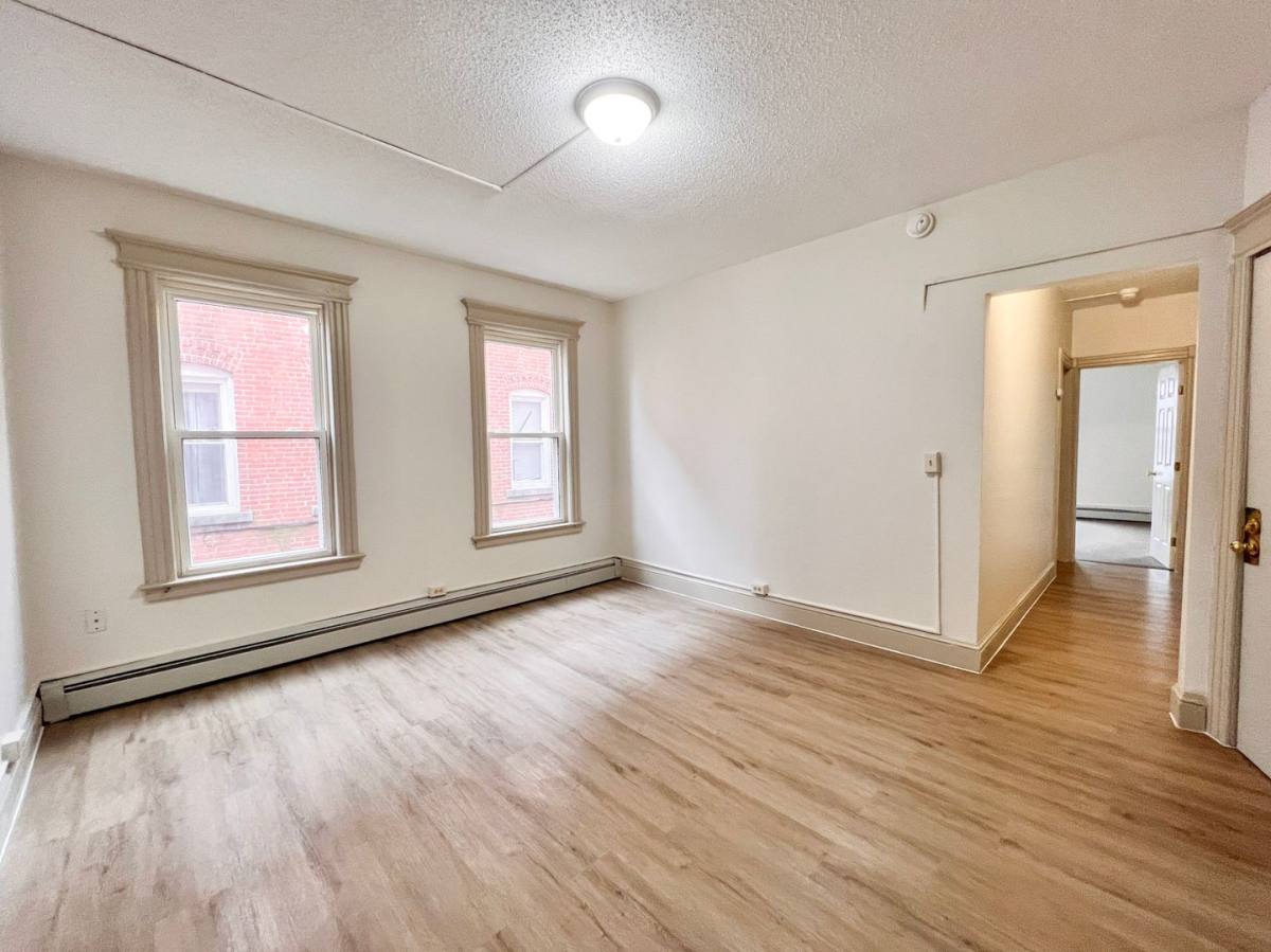 Apartment for rent at 35-37 Bond St, Hartford, CT 06114