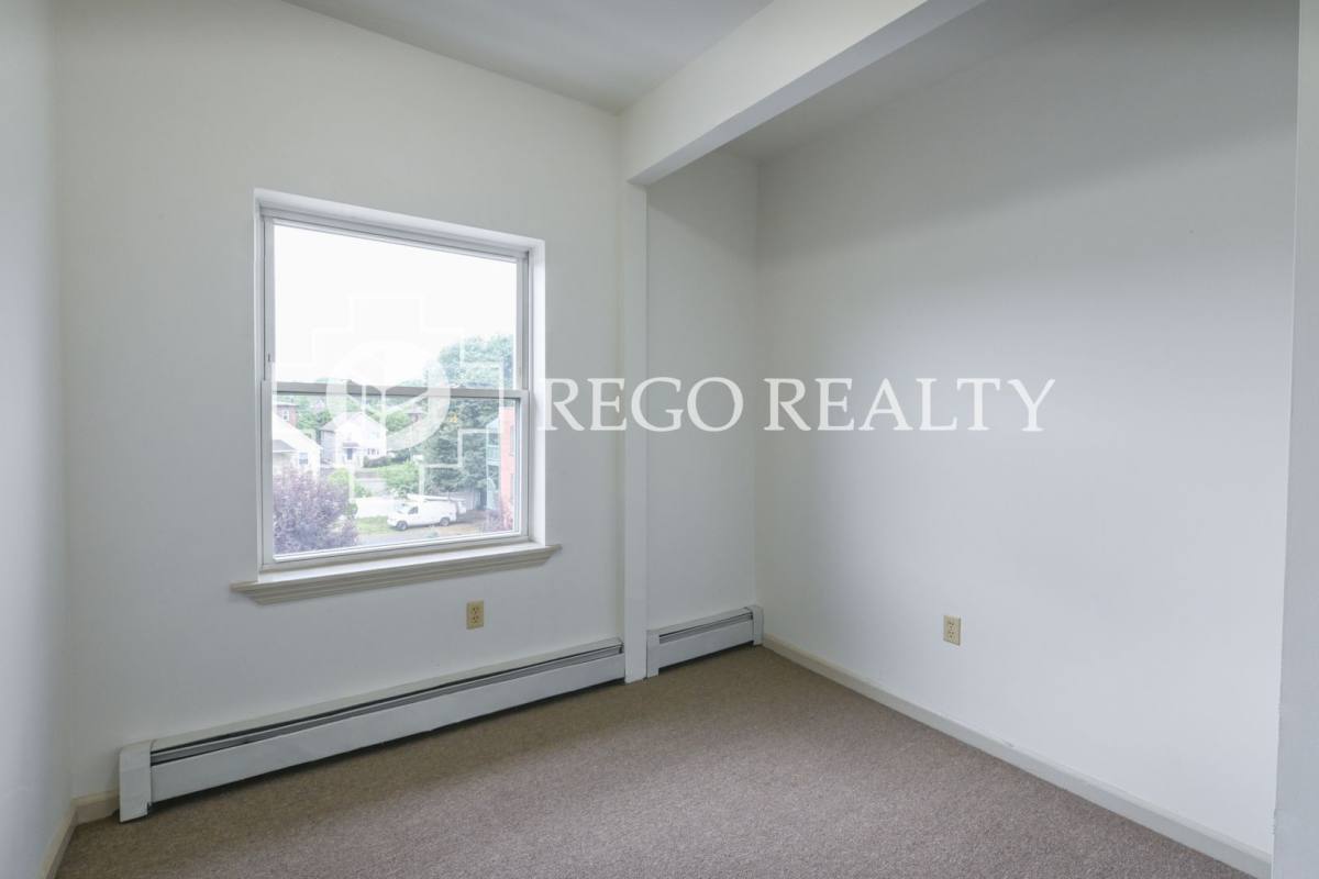 Apartment for rent at 670-676 Broad St, Hartford, CT 06106