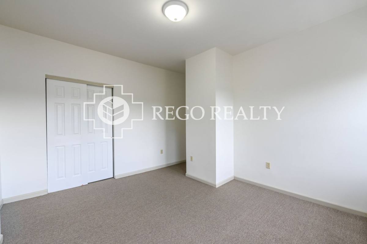 Apartment for rent at 670-676 Broad St, Hartford, CT 06106