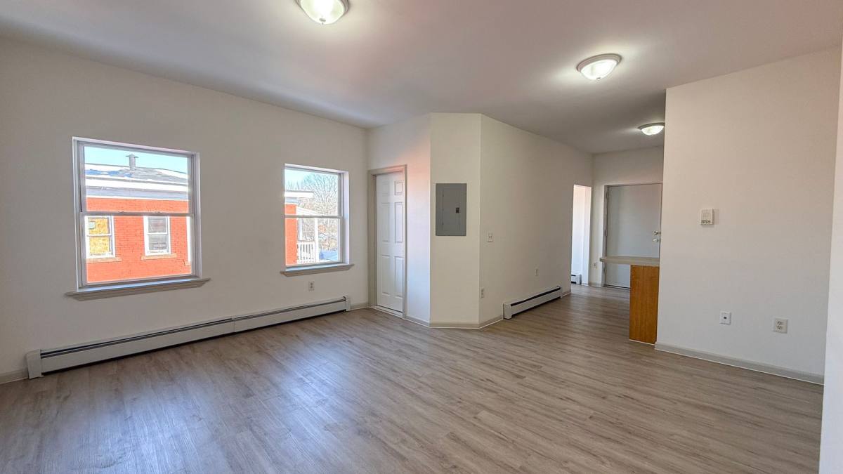 Apartment for rent at 670-676 Broad St, Hartford, CT 06106