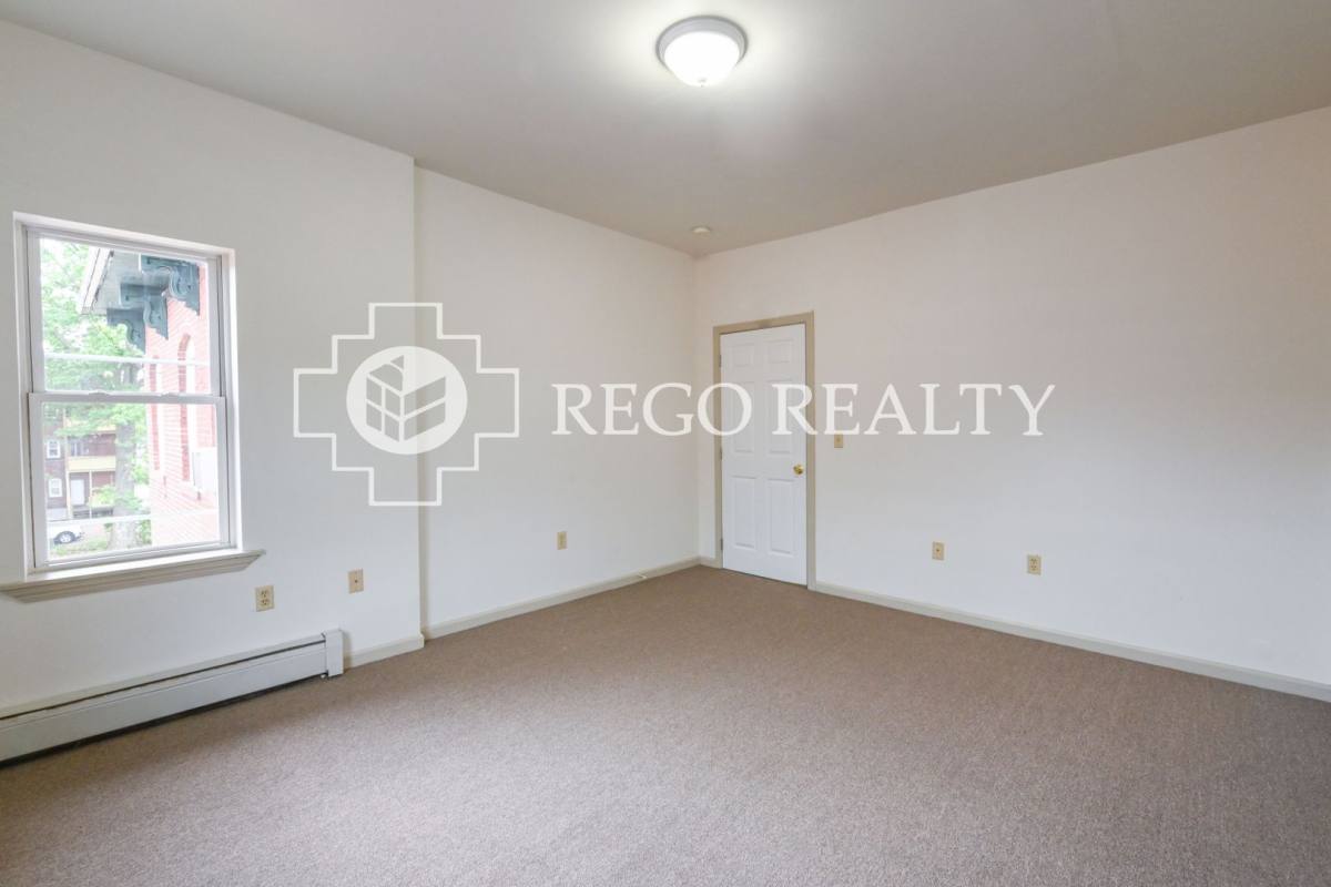 Apartment for rent at 670-676 Broad St, Hartford, CT 06106