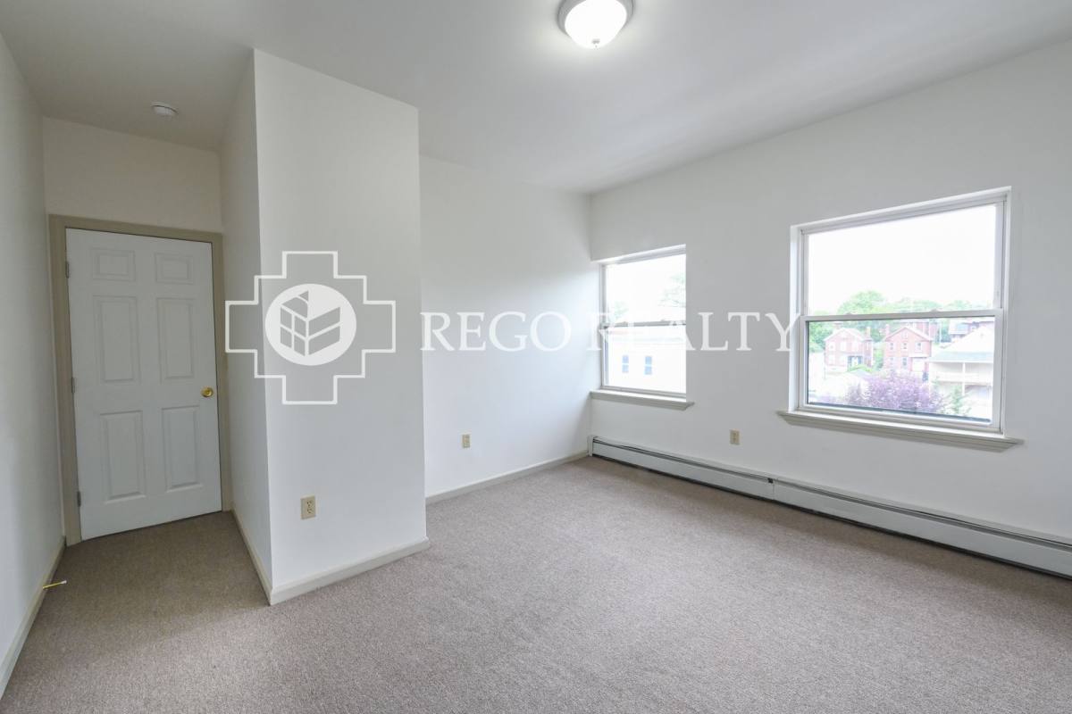 Apartment for rent at 670-676 Broad St, Hartford, CT 06106