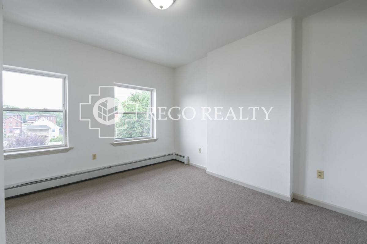 Apartment for rent at 670-676 Broad St, Hartford, CT 06106