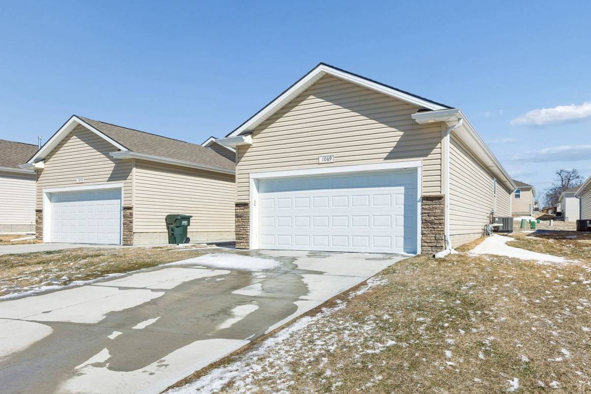 Townhouse for rent at 1073 N 170th Terrace, Omaha, NE 68118
