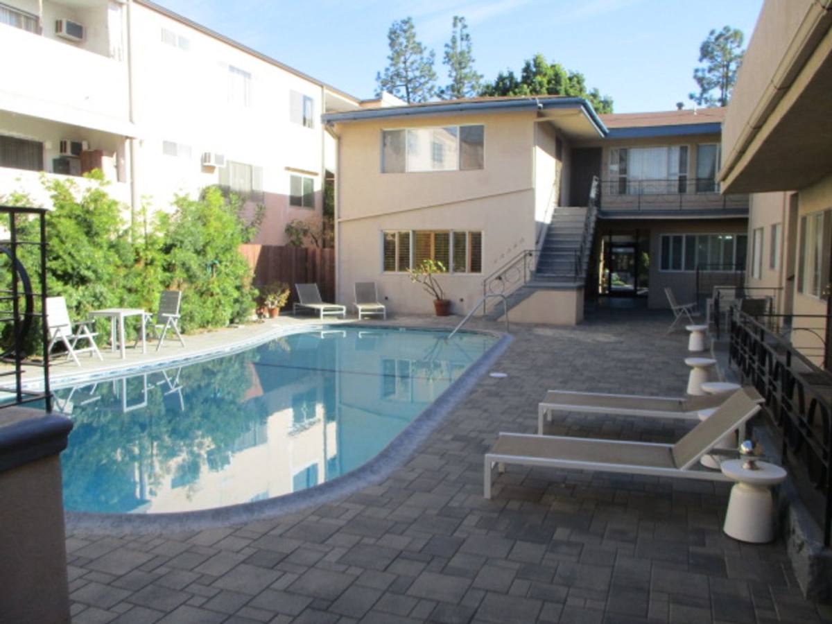 Condo for rent at 1435 Fairfax Ave #4, Los Angeles, CA 90046