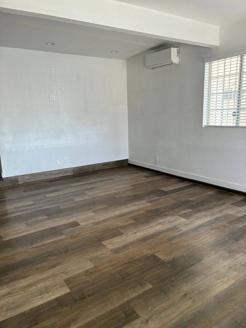 Apartment for rent at 456 Market Ave, Long Beach, CA 90805