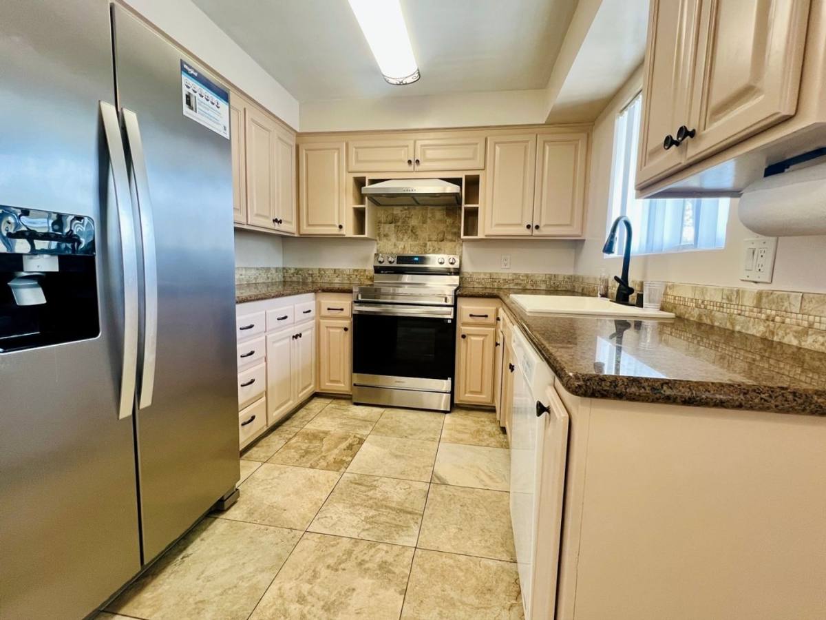 Apartment for rent at 6227 Greenleaf Ave, Whittier, CA 90601