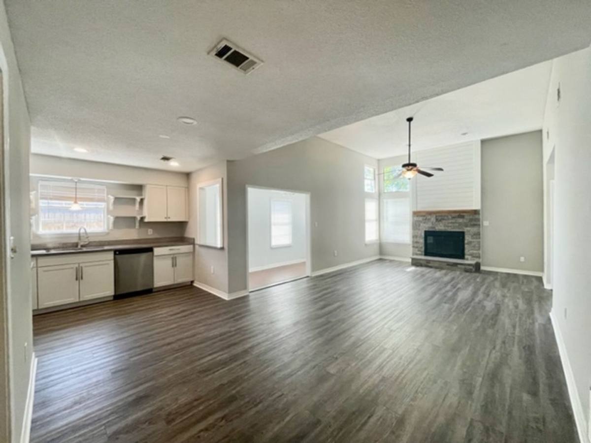 House for rent at 815 Blvd De L'orleans, Mary Esther, FL 32569