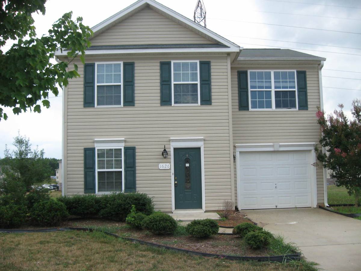 House for rent at 1626 Daisy Park Dr, Whitsett, NC 27377