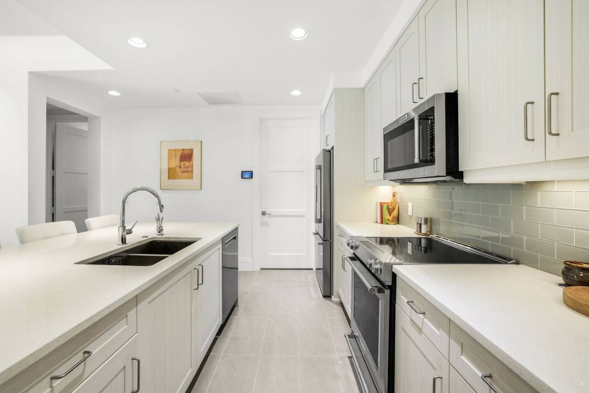 Condo for rent at 1035 3rd Ave S, Naples, FL 34102