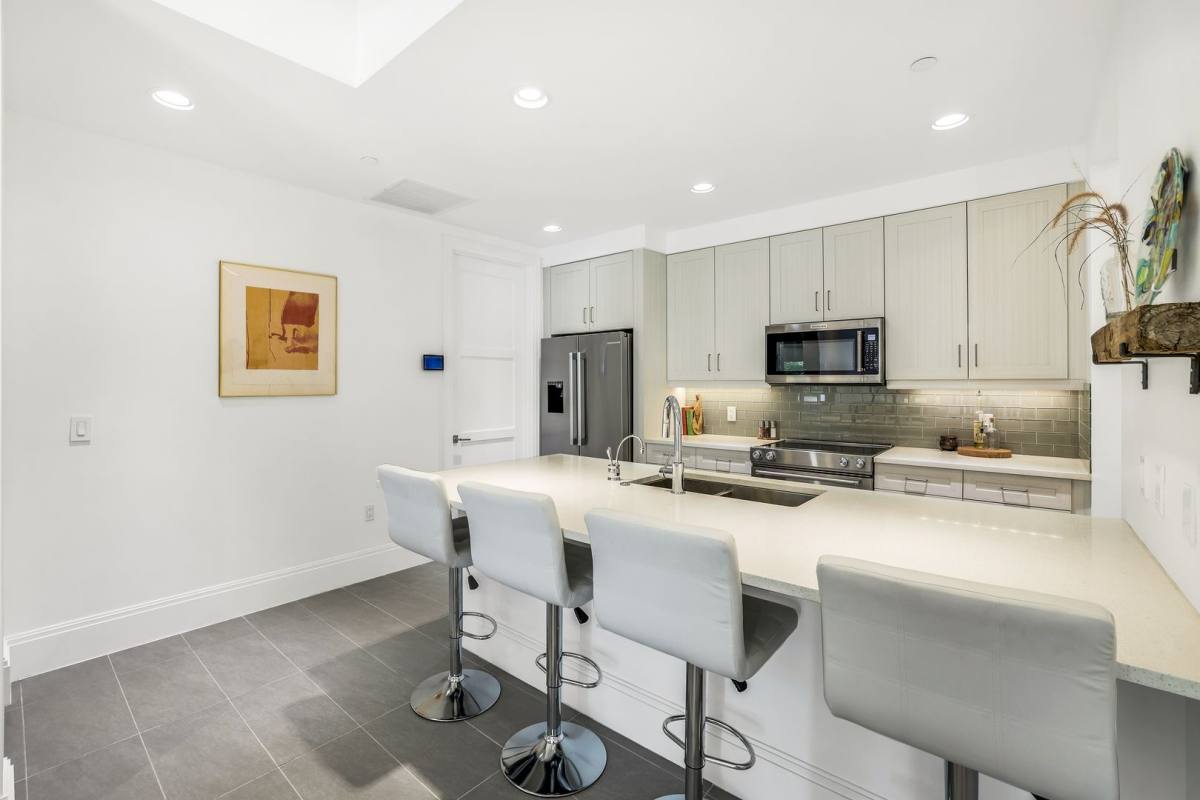 Condo for rent at 1035 3rd Ave S, Naples, FL 34102
