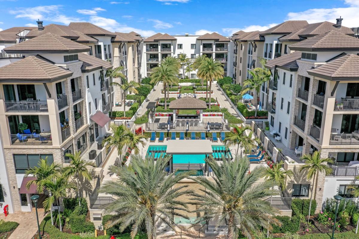 Condo for rent at 1035 3rd Ave S, Naples, FL 34102