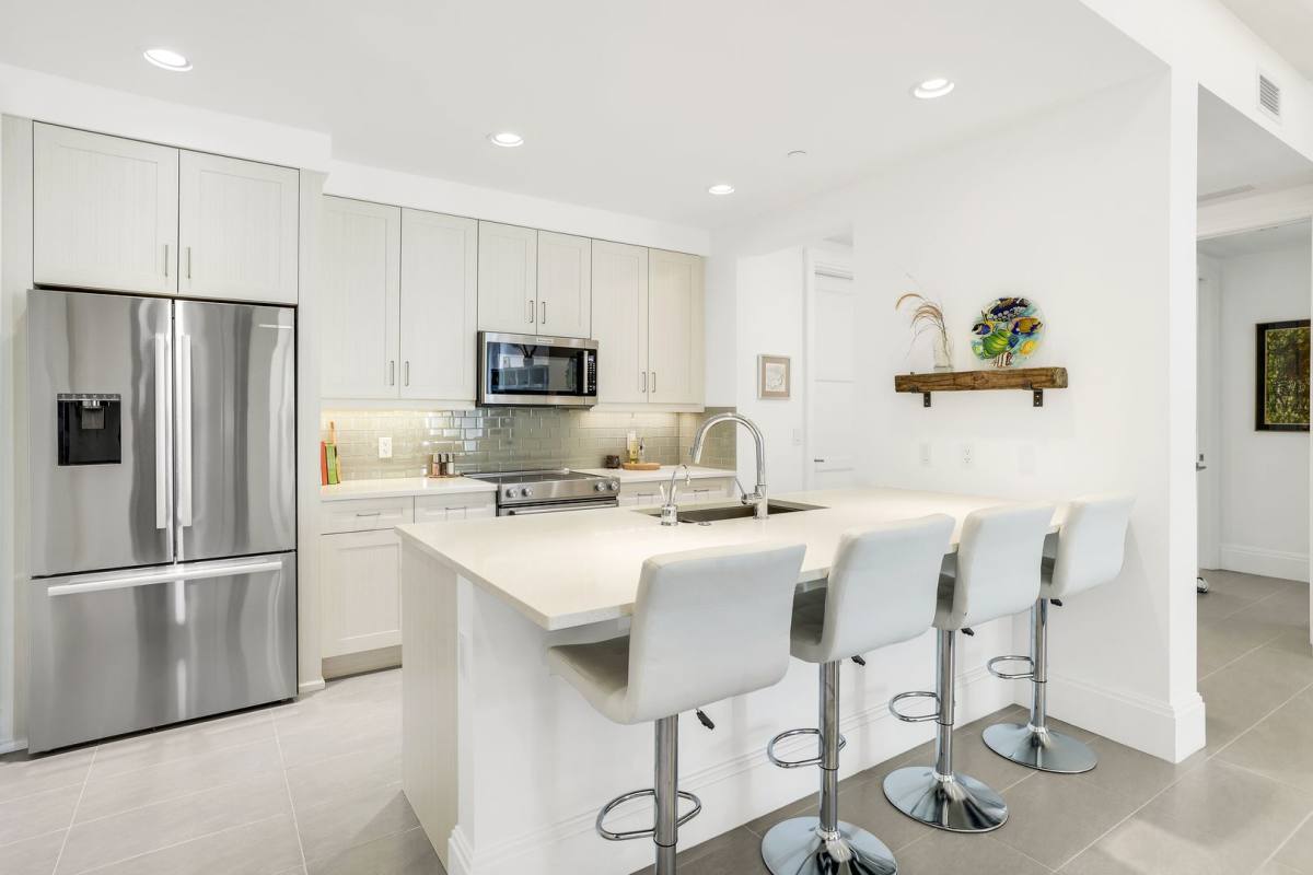Condo for rent at 1035 3rd Ave S, Naples, FL 34102