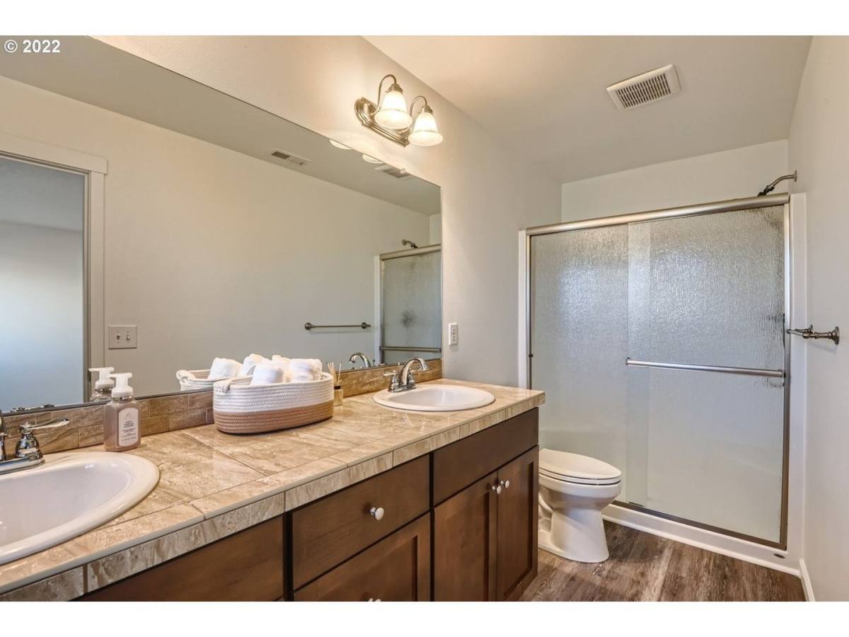 House for rent at 1437 NE 82nd Dr, Vancouver, WA 98665