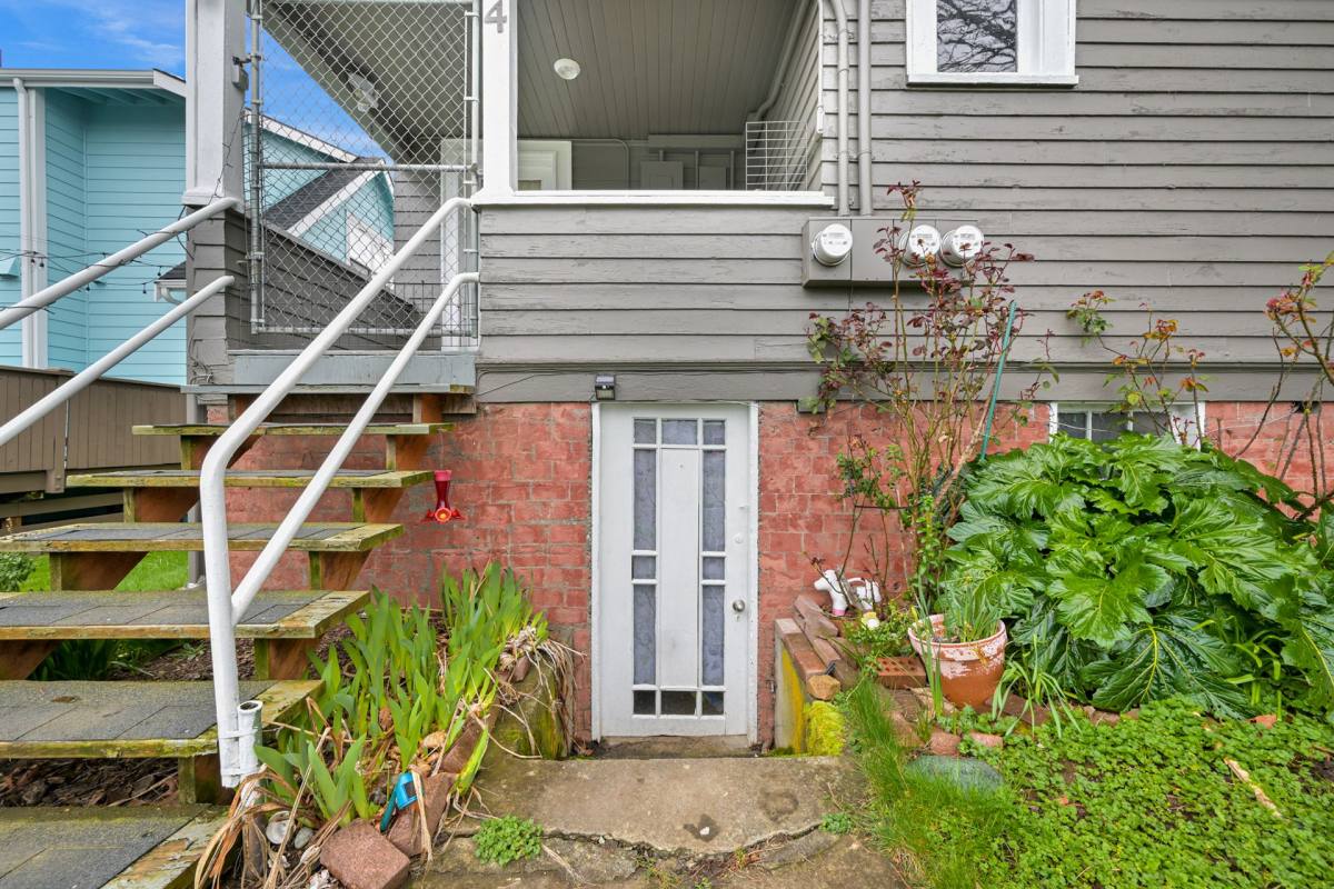 Apartment for rent at 1335 Franklin St, Bellingham, WA 98225
