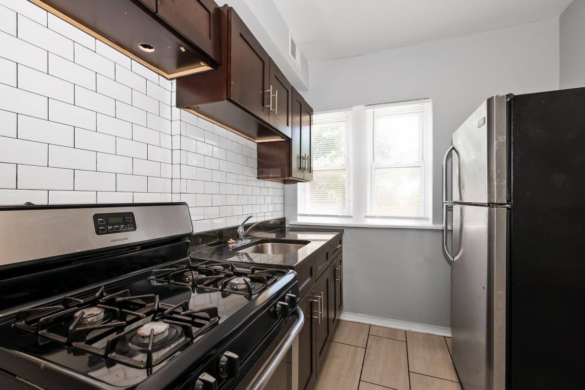 Apartment for rent at 6100-6108 S Eberhart, Chicago, IL 60637