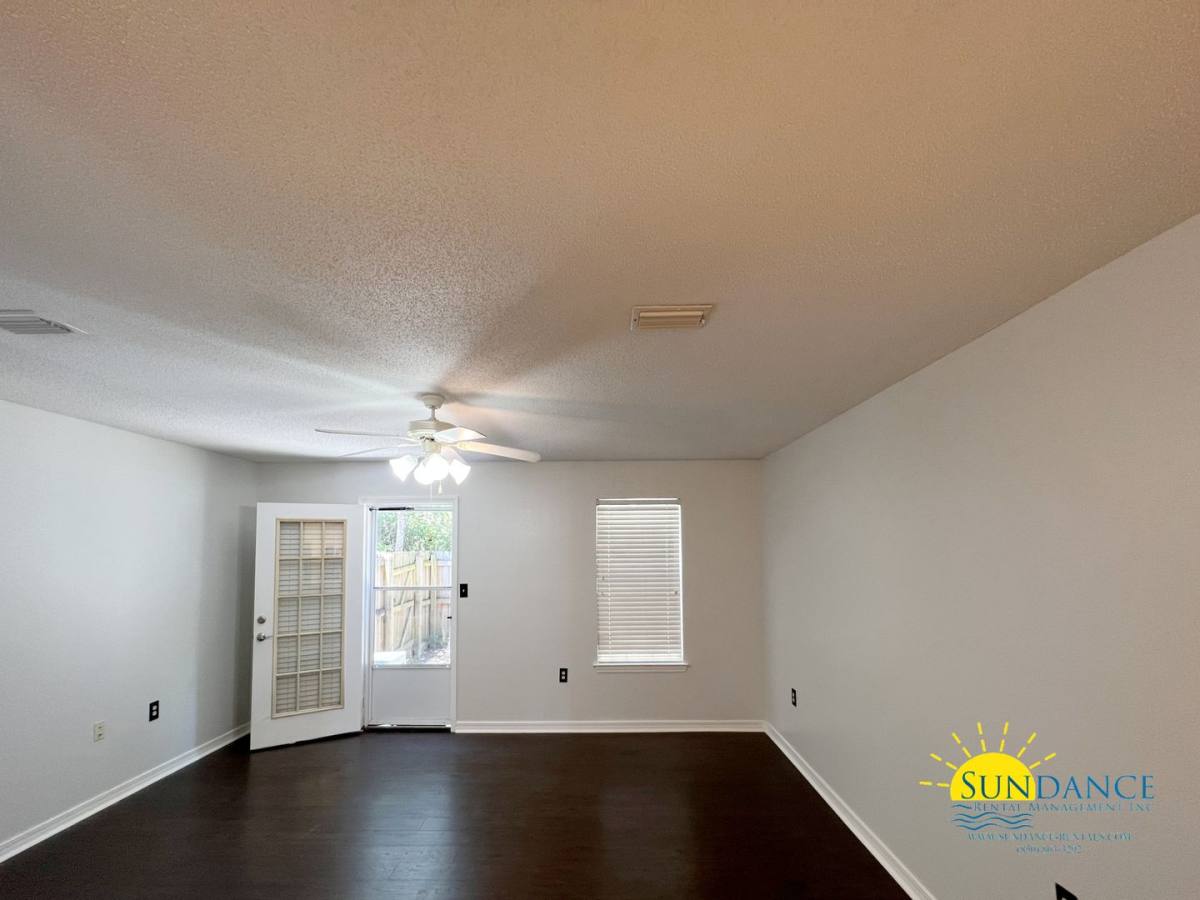 Townhouse for rent at 950 Scenic Oak Lane, Fort Walton Beach, FL 32547