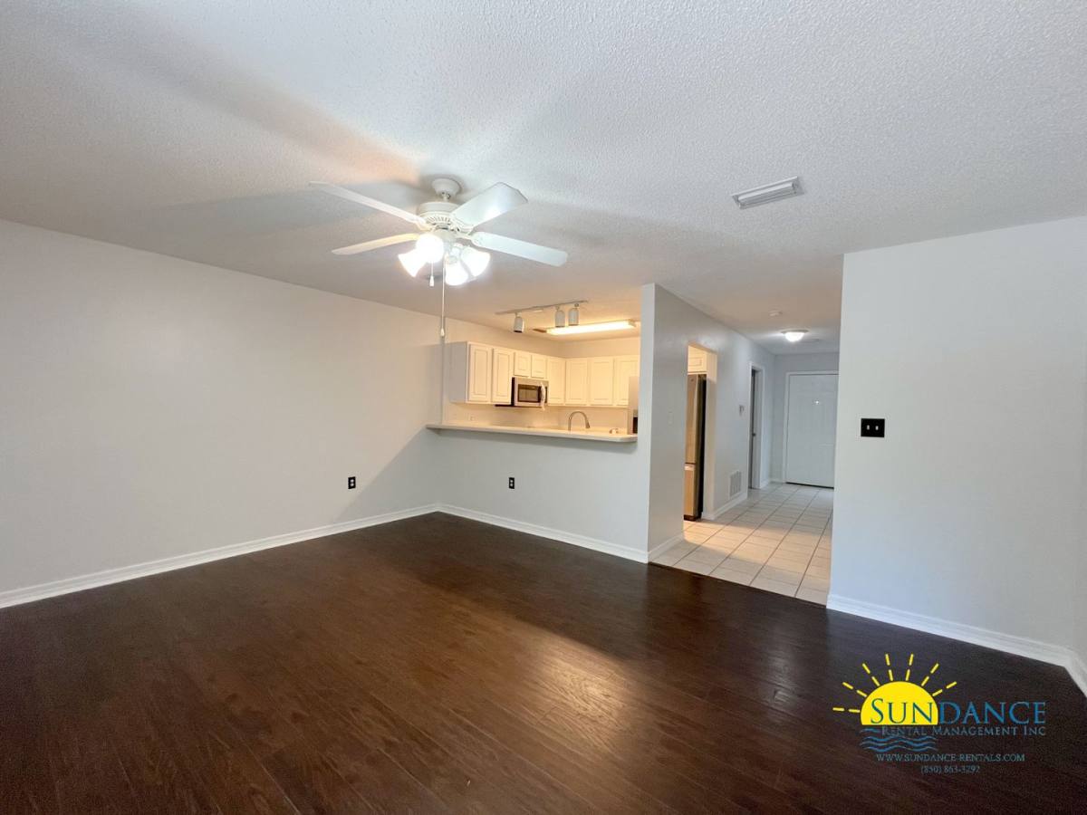 Townhouse for rent at 950 Scenic Oak Lane, Fort Walton Beach, FL 32547