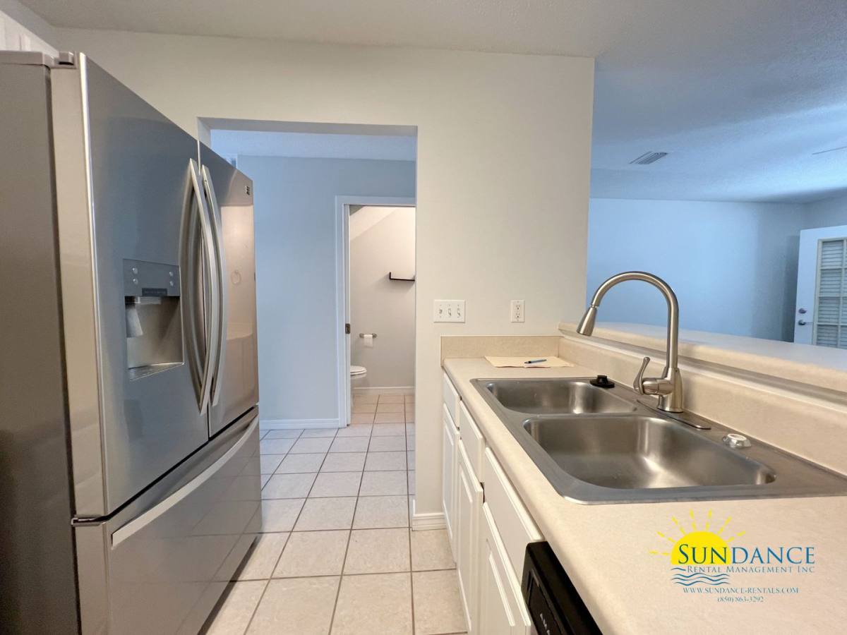 Townhouse for rent at 950 Scenic Oak Lane, Fort Walton Beach, FL 32547