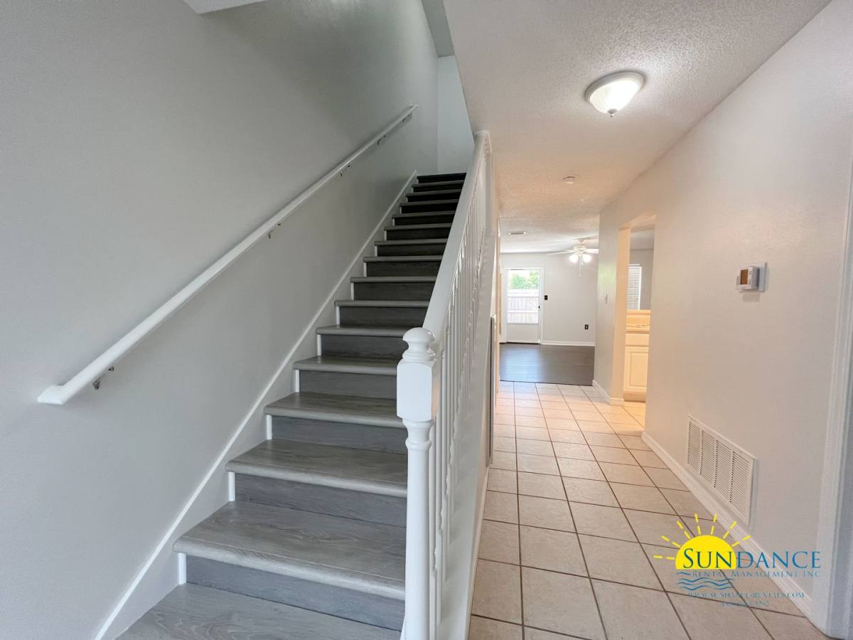 Townhouse for rent at 950 Scenic Oak Lane, Fort Walton Beach, FL 32547