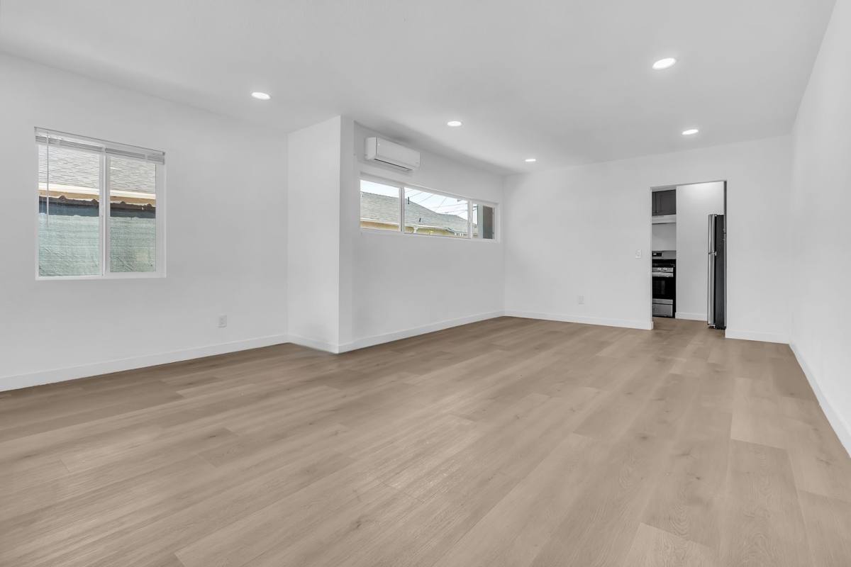 Apartment for rent at 5518 Denker, Los Angeles, CA 90062