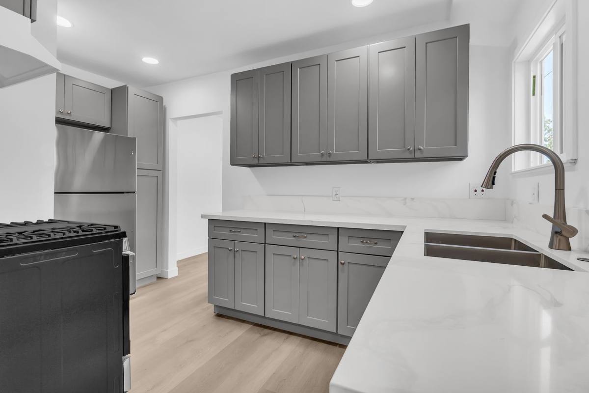 Apartment for rent at 5518 Denker, Los Angeles, CA 90062