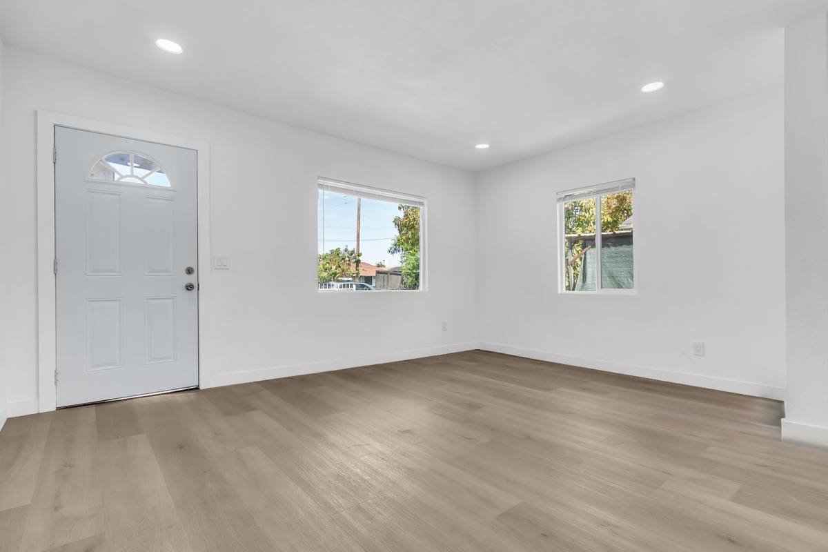 Apartment for rent at 5518 Denker, Los Angeles, CA 90062