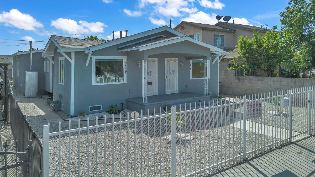 Apartment for rent at 5518 Denker, Los Angeles, CA 90062