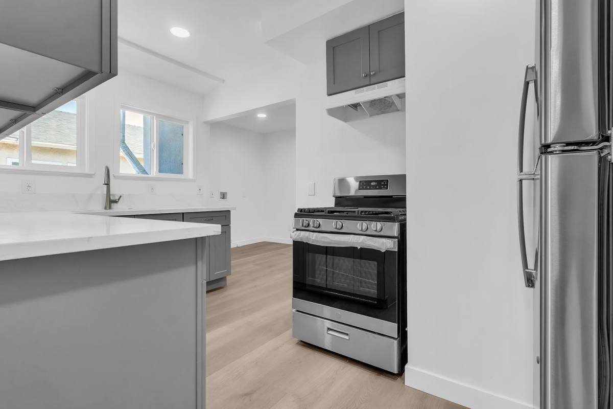 Apartment for rent at 5518 Denker, Los Angeles, CA 90062