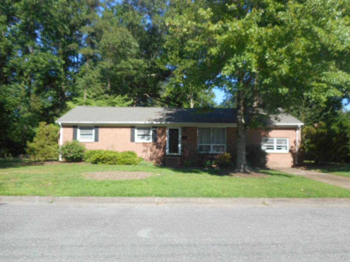 House for rent at 4 Fairway Lane, Newport News, VA 23606