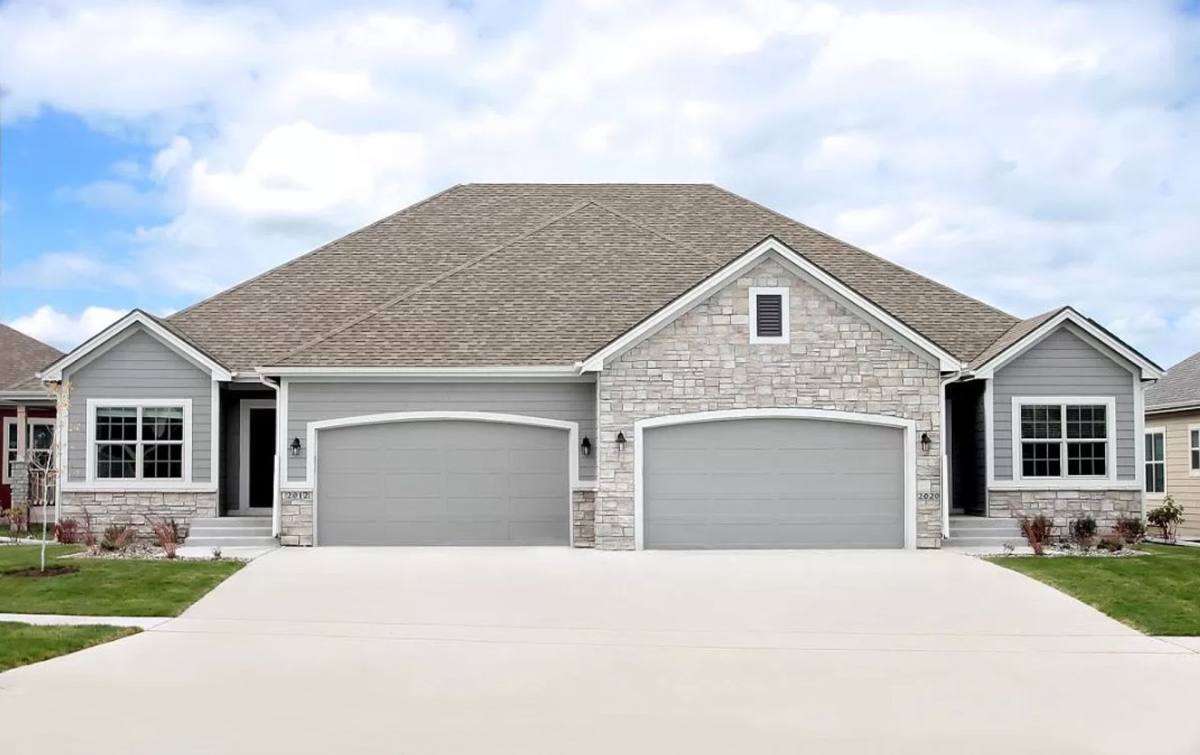 Townhouse for rent at 2120 NW Sharmin Dr, Ankeny, IA 50023