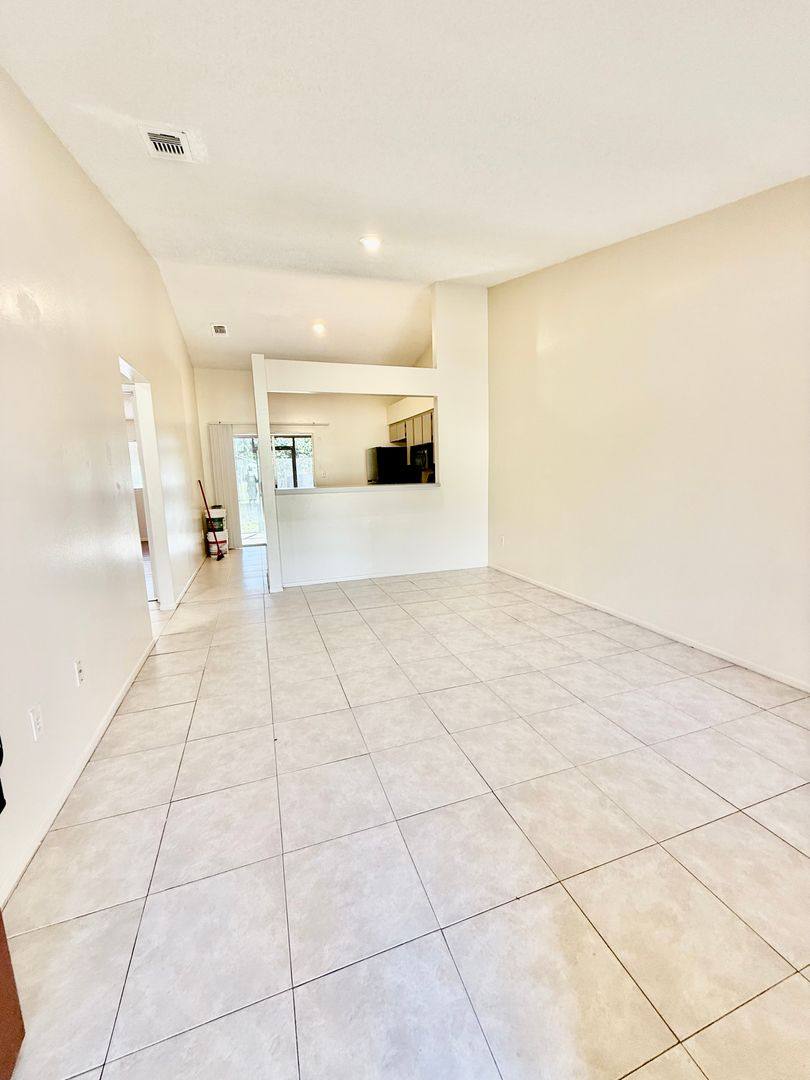 House for rent at 10376 Rivaridge Trail, Orlando, FL 32817
