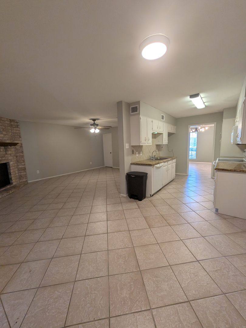 Townhouse for rent at 976 Sunmeadow, Beaumont, TX 77706