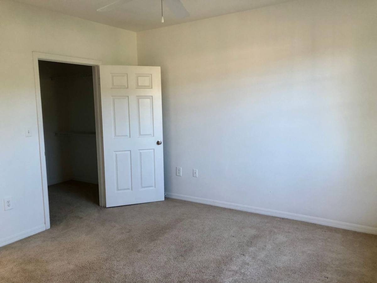 Apartment for rent at 6559 Emerald Dunes Dr, West Palm Beach, FL 33411
