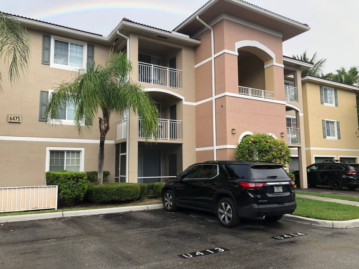 Apartment for rent at 6559 Emerald Dunes Dr, West Palm Beach, FL 33411