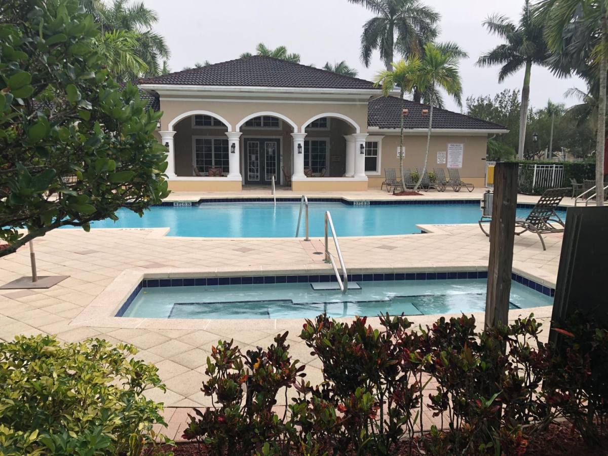Apartment for rent at 6559 Emerald Dunes Dr, West Palm Beach, FL 33411