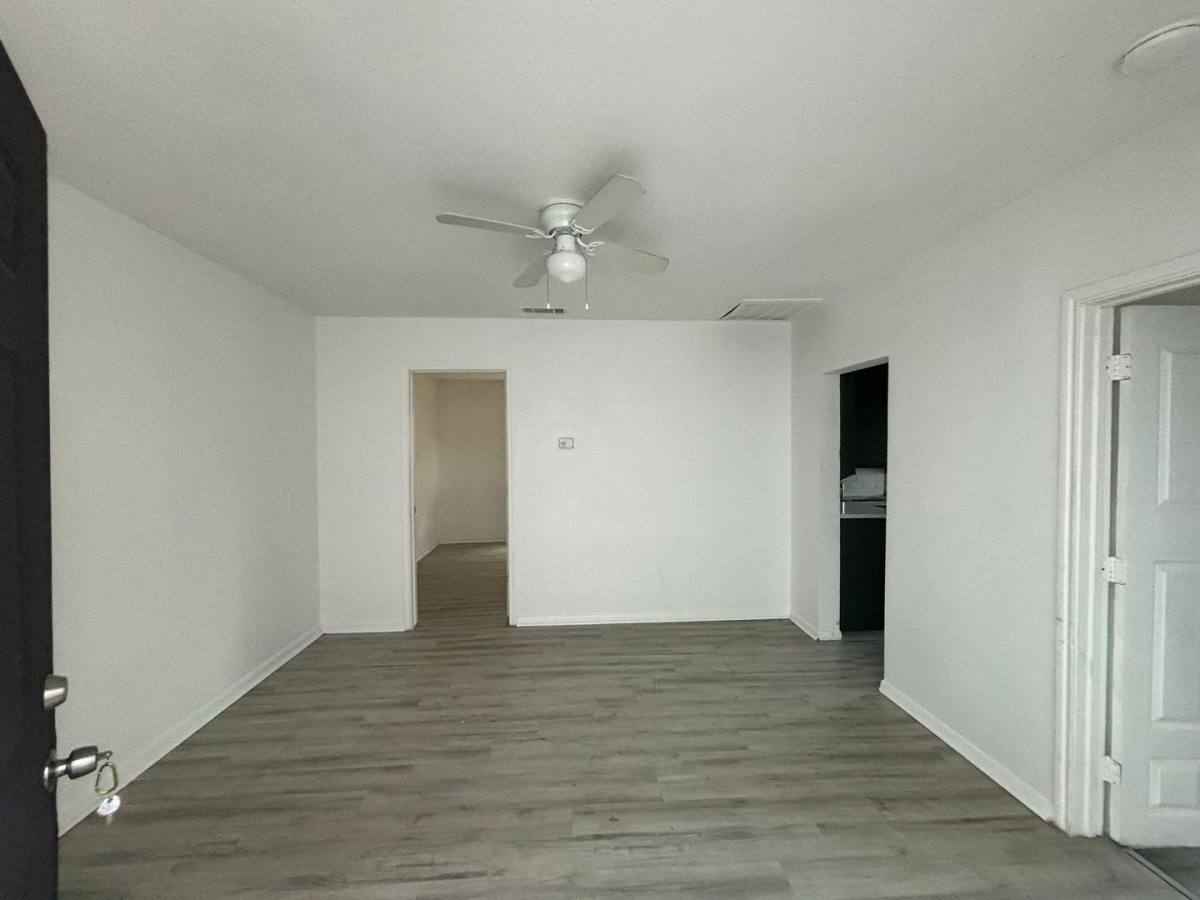 Apartment for rent at 1723 Oak Knoll Dr, Haltom City, TX 76117