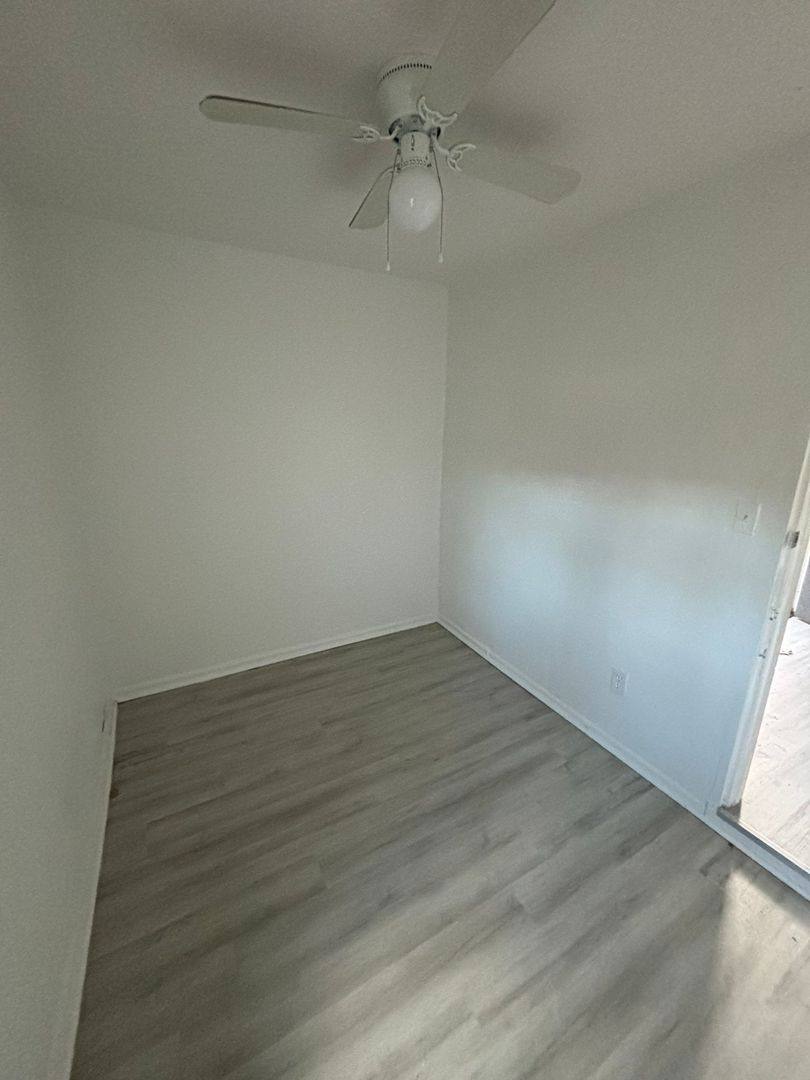 Apartment for rent at 1723 Oak Knoll Dr, Haltom City, TX 76117