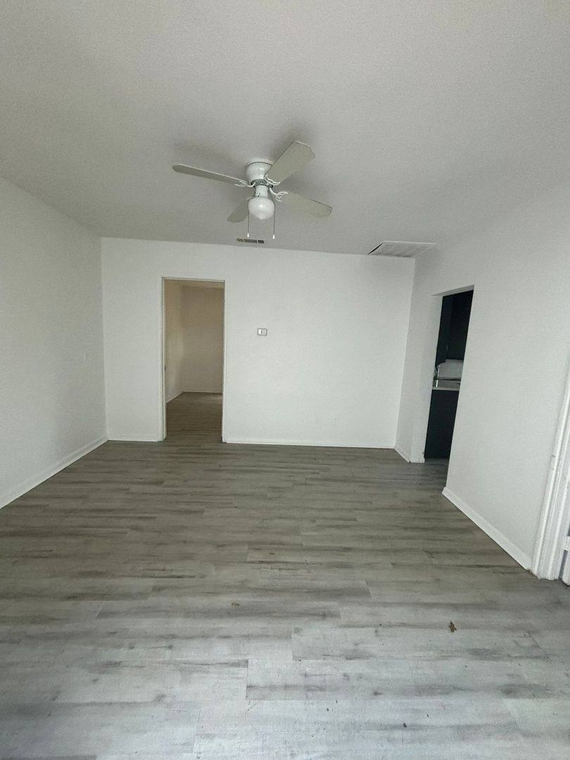Apartment for rent at 1723 Oak Knoll Dr, Haltom City, TX 76117