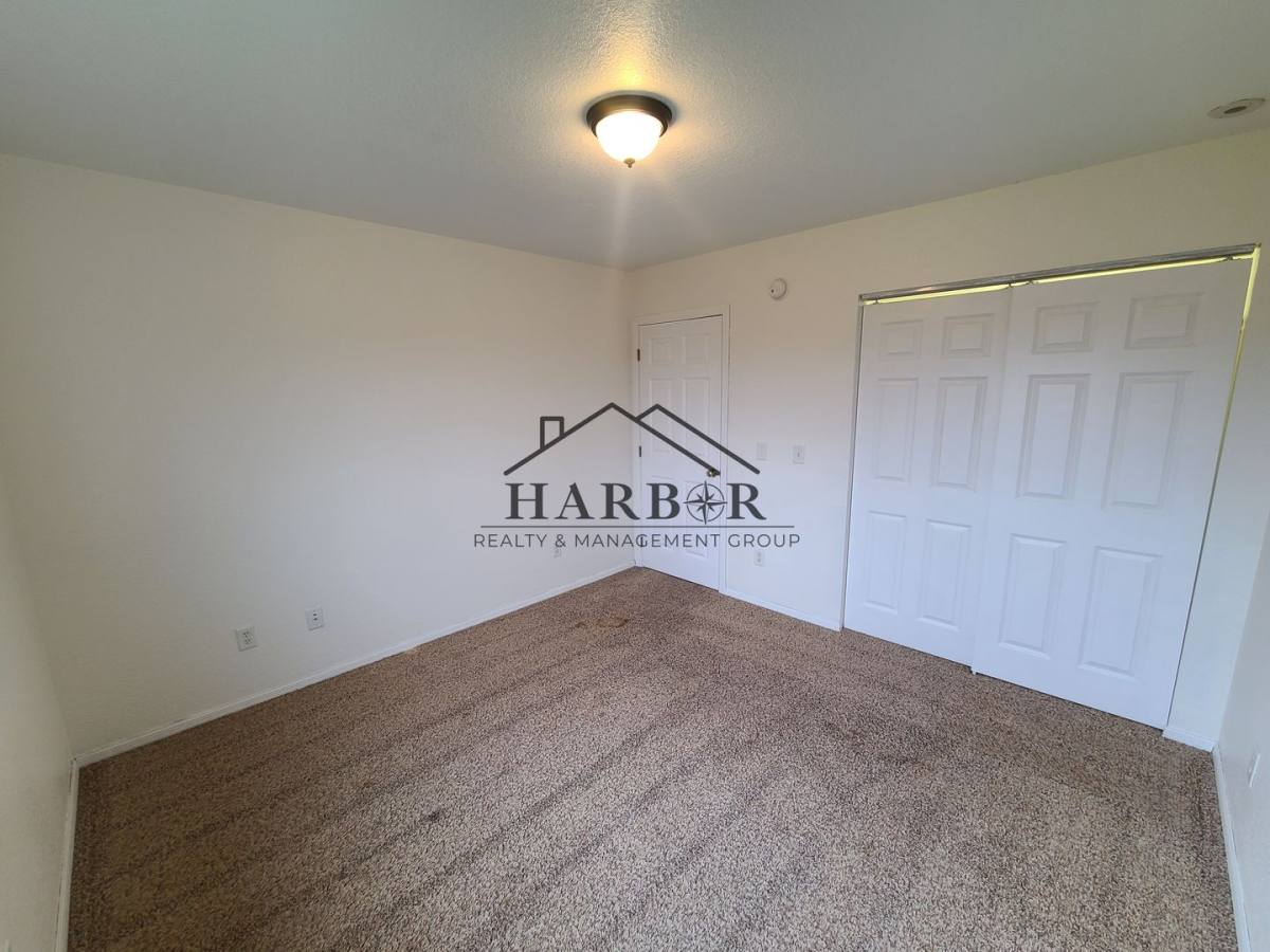 Apartment for rent at 275 N Pine St #3B, Dexter, MN 55926