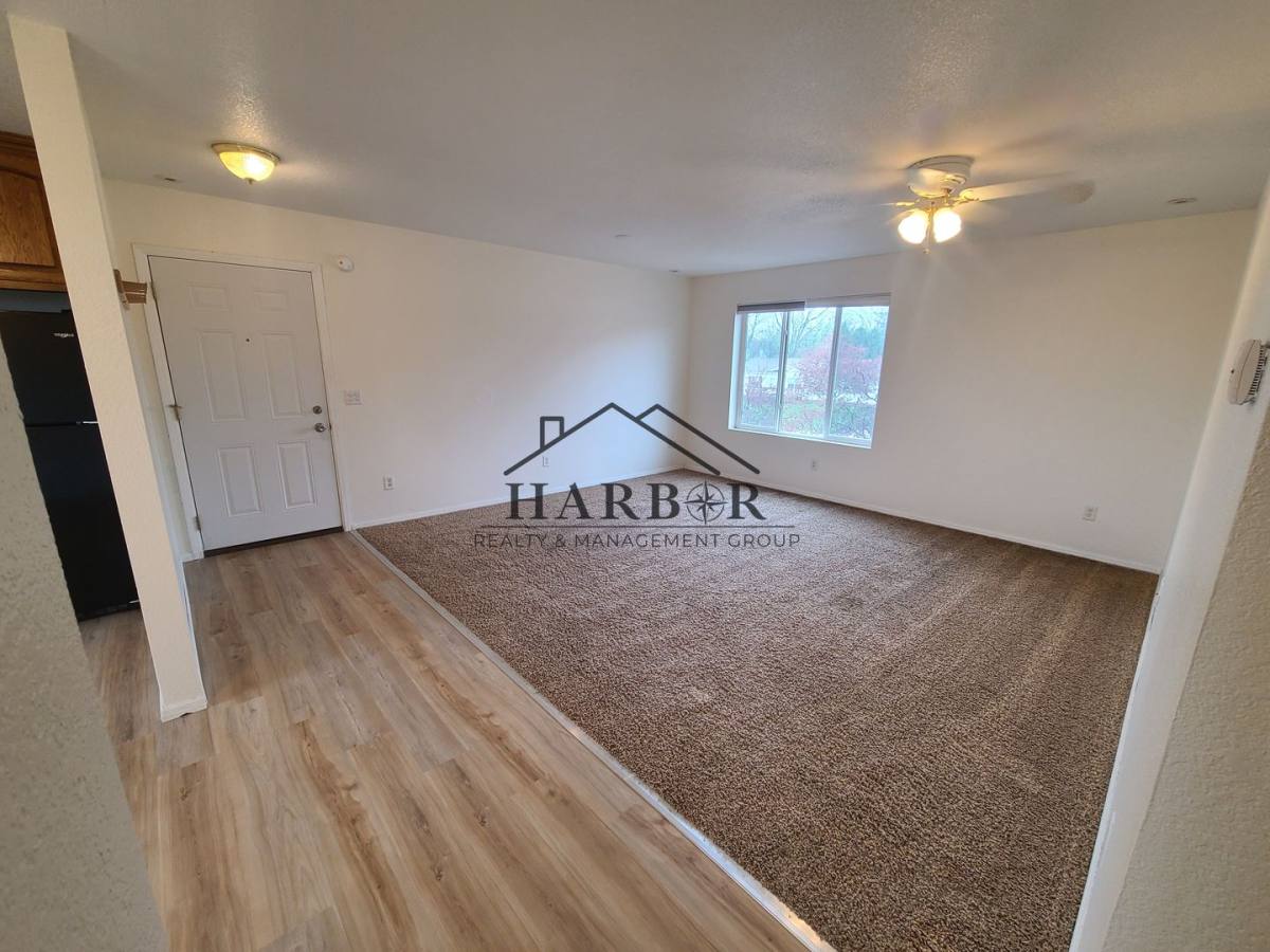 Apartment for rent at 275 N Pine St #3B, Dexter, MN 55926