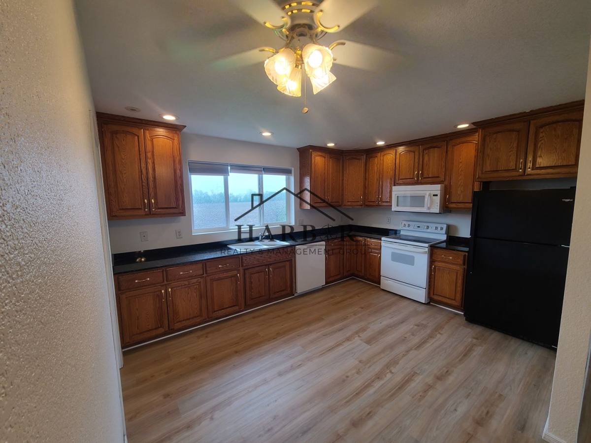 Apartment for rent at 275 N Pine St #3B, Dexter, MN 55926