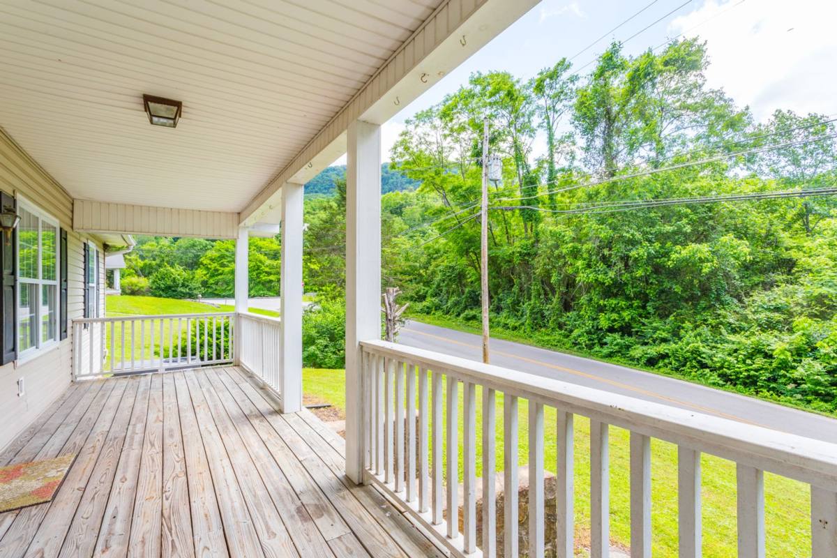 House for rent at 21959 River Canyon Rd, Chattanooga, TN 37405