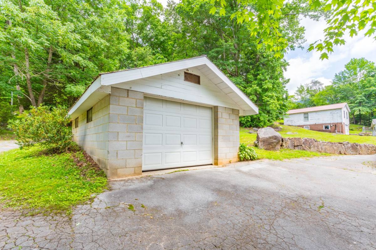House for rent at 21959 River Canyon Rd, Chattanooga, TN 37405