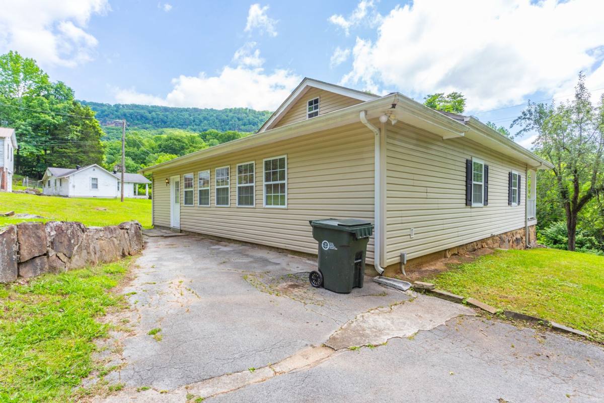 House for rent at 21959 River Canyon Rd, Chattanooga, TN 37405