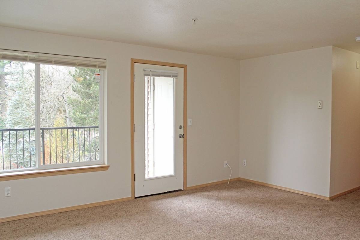 Apartment for rent at 11710-11712 SE Powell Blvd, Portland, OR 97266