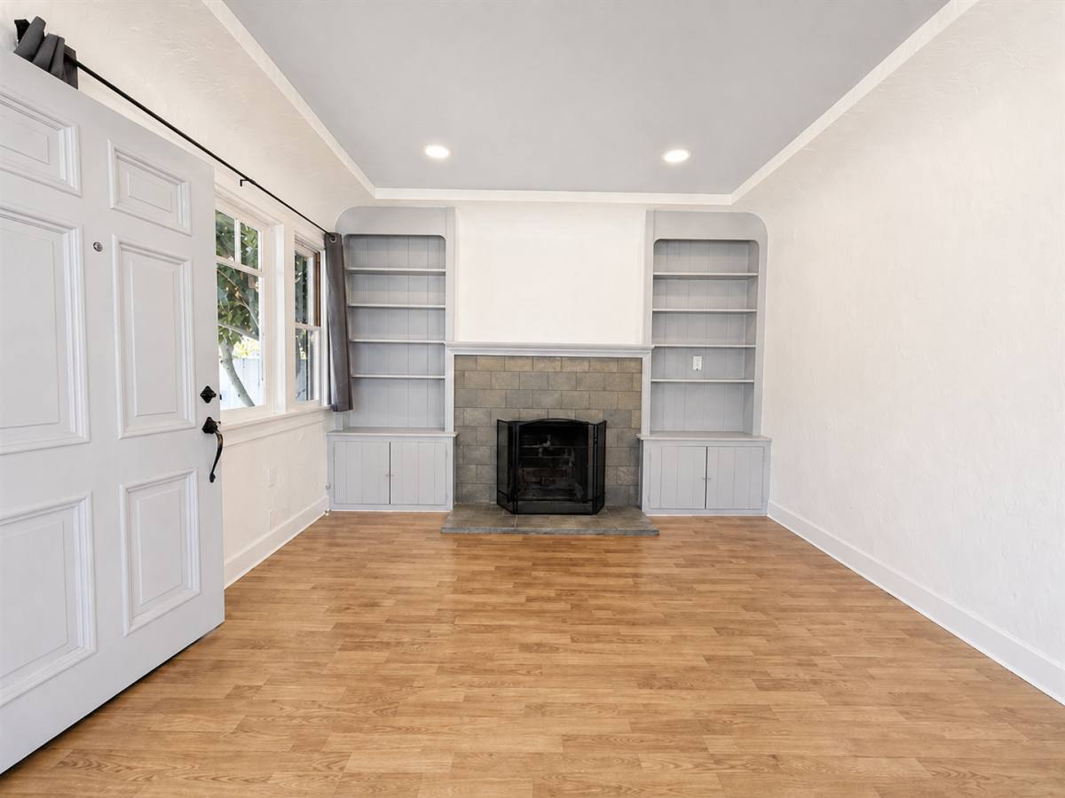 Townhouse for rent at 5434 Adams Ave, San Diego, CA 92115