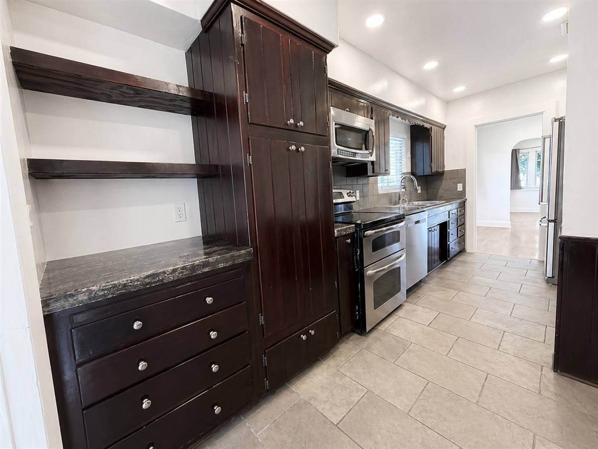 Townhouse for rent at 5434 Adams Ave, San Diego, CA 92115