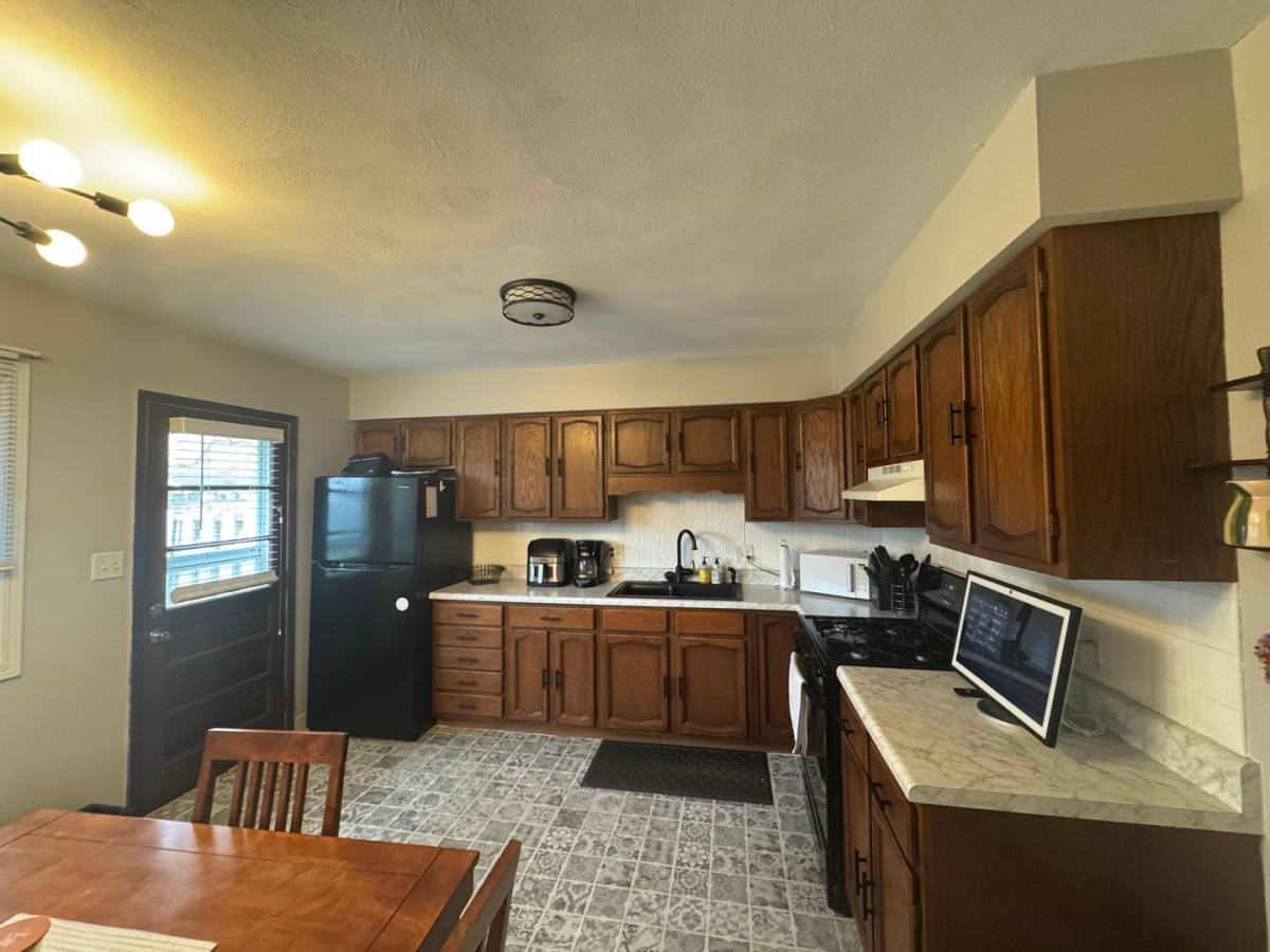 Apartment for rent at 401 E Jones St, Williamsville, IL 62693